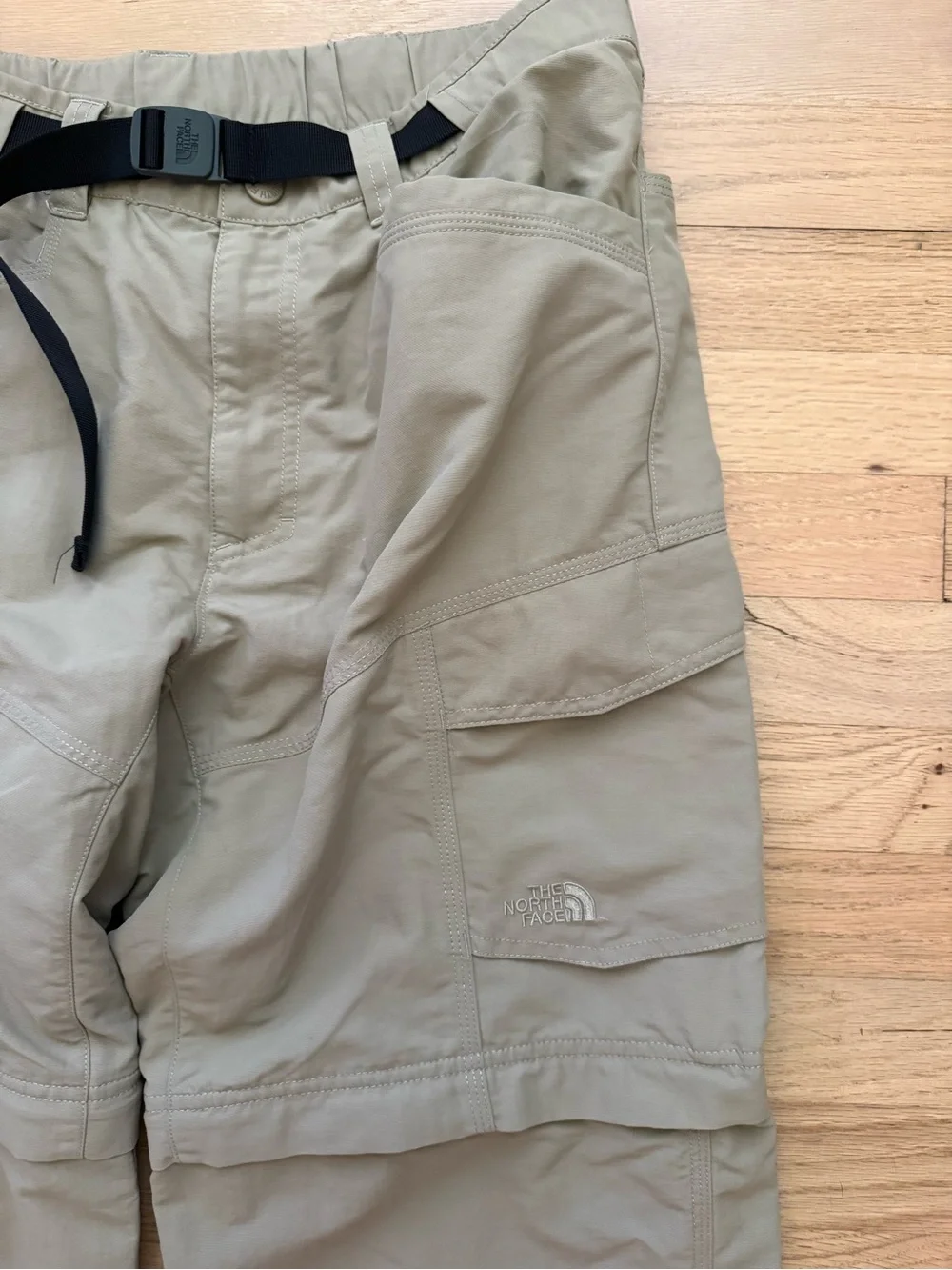 The North Face Men’s Medium Khaki Beige Paramount Convertible Pants Shorts